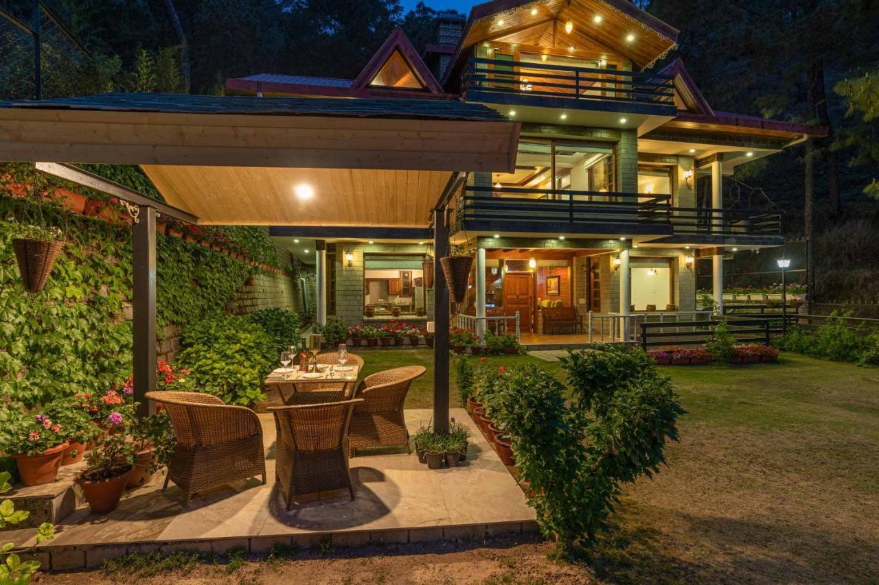 Stayvista At Floradale W Jacuzzi & Wood-Fire Pizza Касаулі Екстер'єр фото