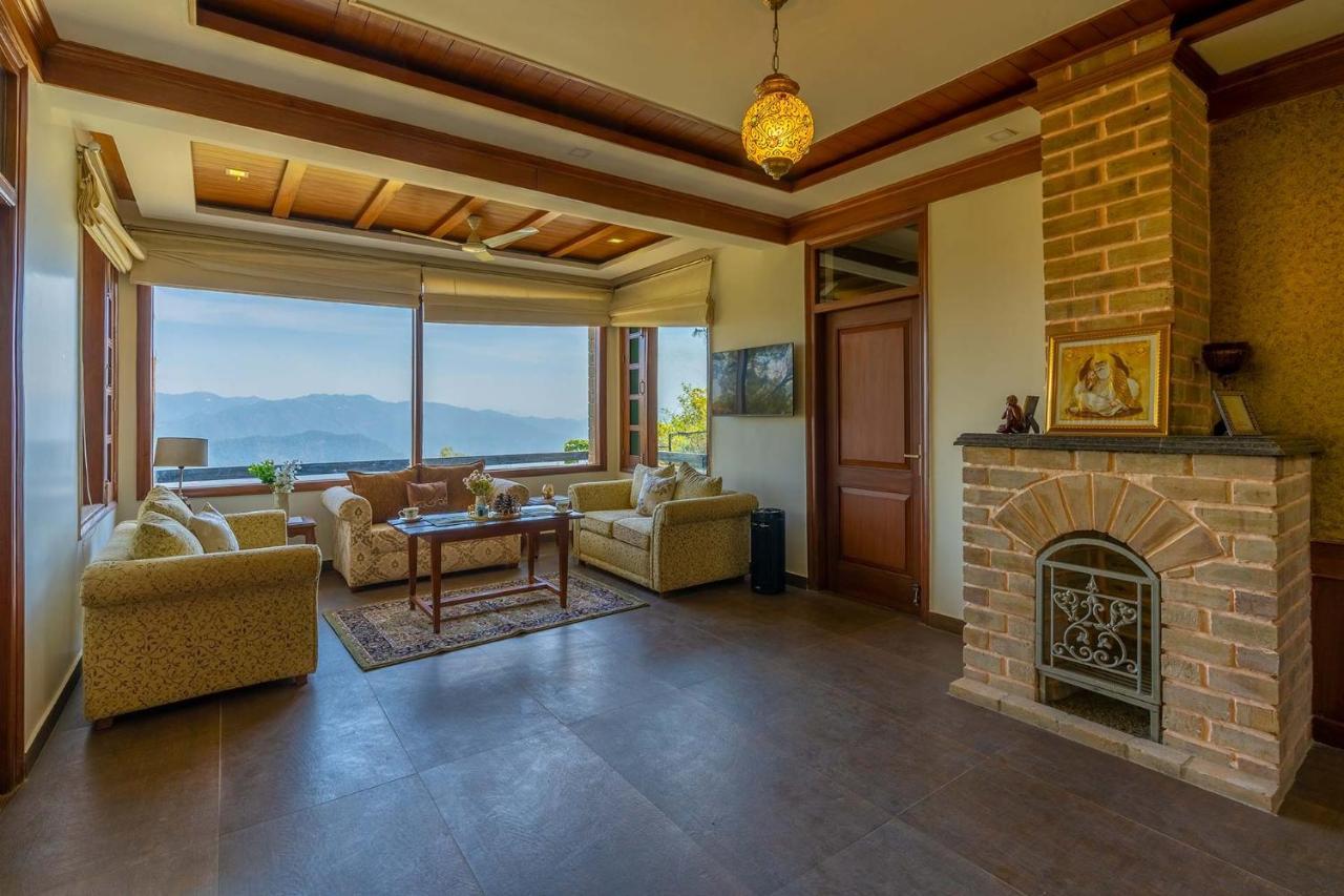 Stayvista At Floradale W Jacuzzi & Wood-Fire Pizza Касаулі Екстер'єр фото