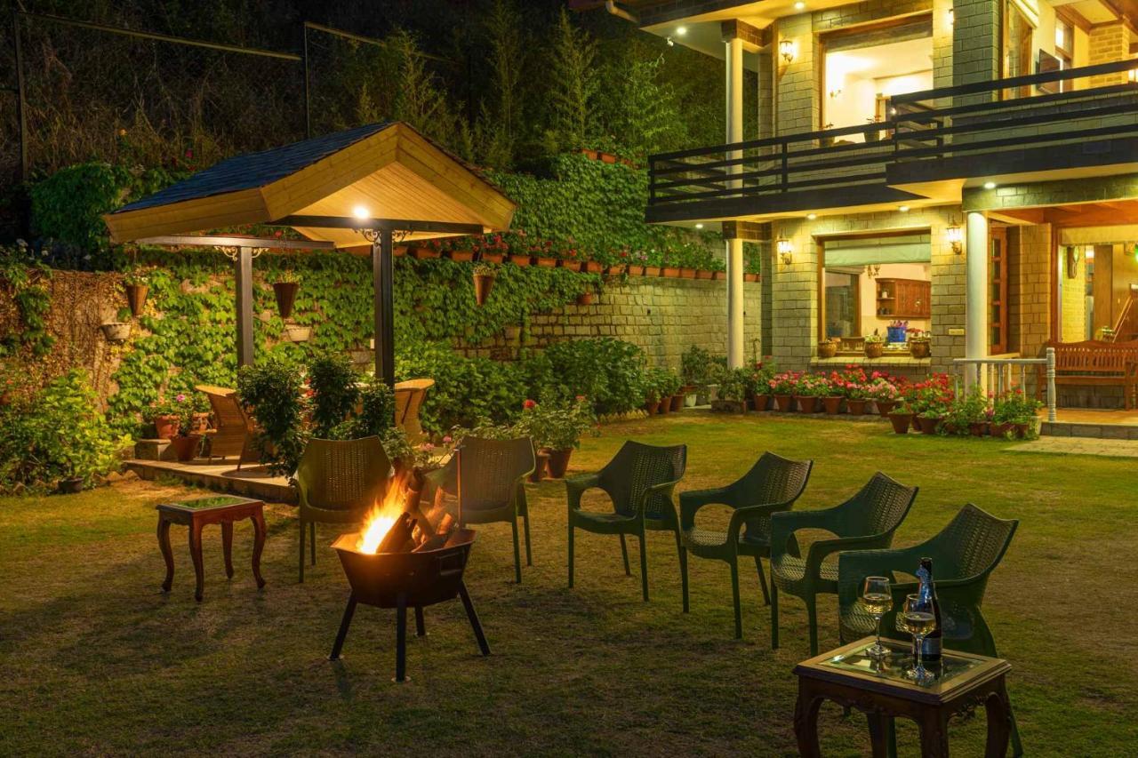 Stayvista At Floradale W Jacuzzi & Wood-Fire Pizza Касаулі Екстер'єр фото