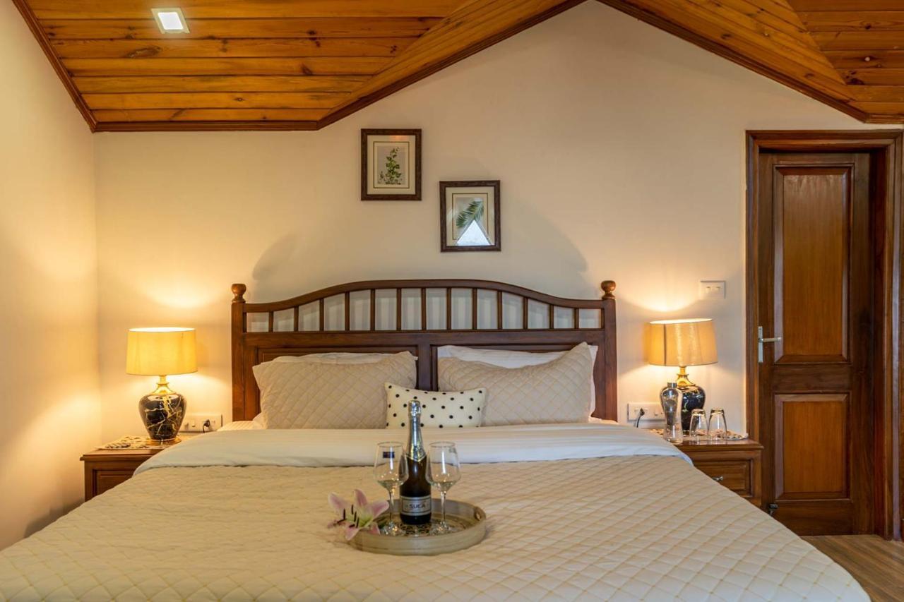 Stayvista At Floradale W Jacuzzi & Wood-Fire Pizza Касаулі Екстер'єр фото