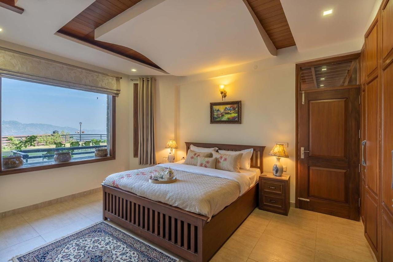 Stayvista At Floradale W Jacuzzi & Wood-Fire Pizza Касаулі Екстер'єр фото
