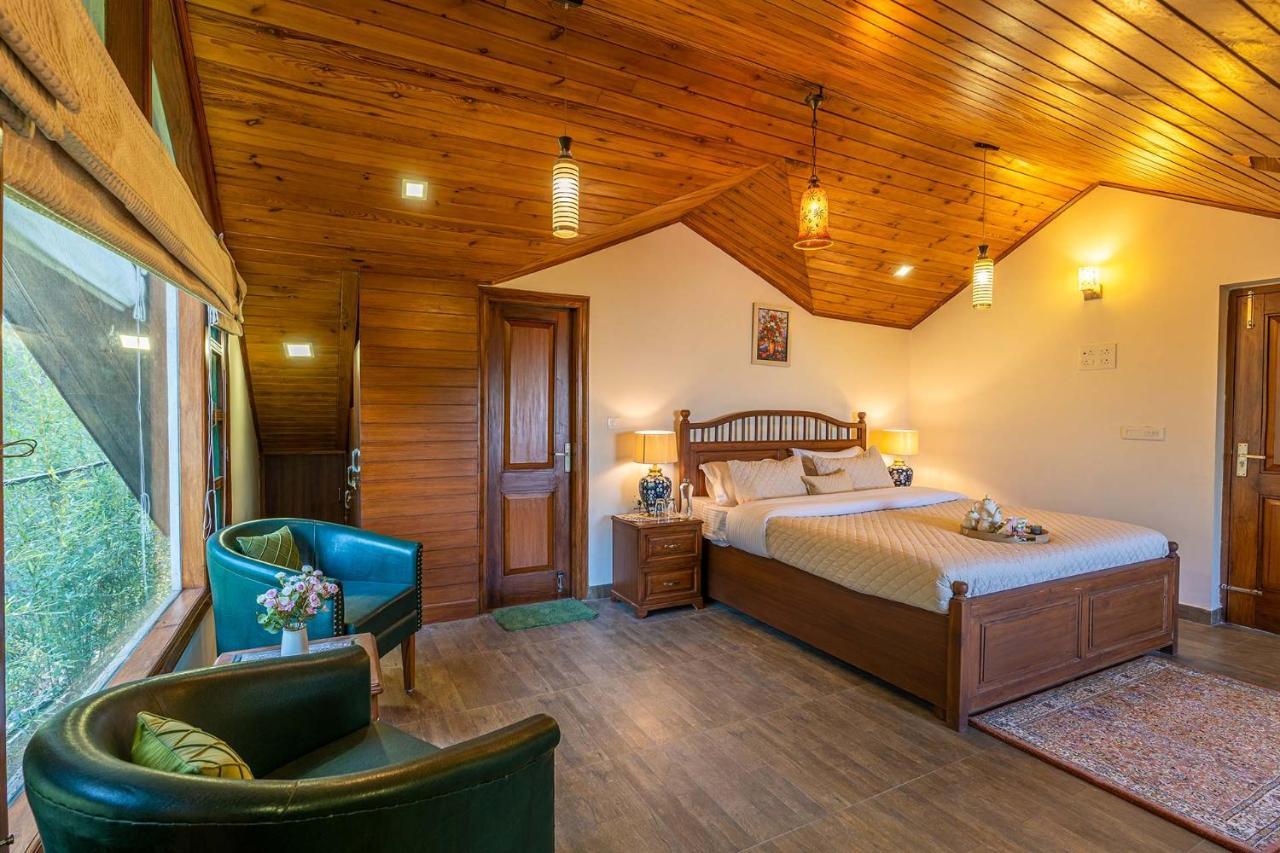 Stayvista At Floradale W Jacuzzi & Wood-Fire Pizza Касаулі Екстер'єр фото
